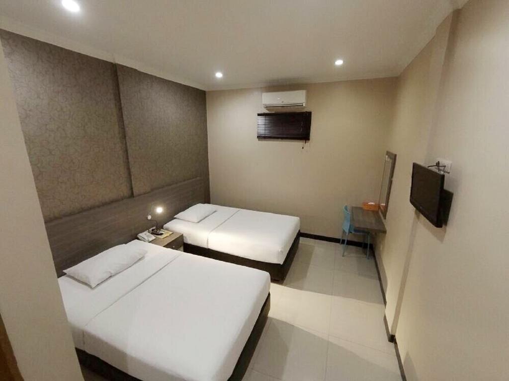Permata Hotel Purwakarta Bagian luar foto